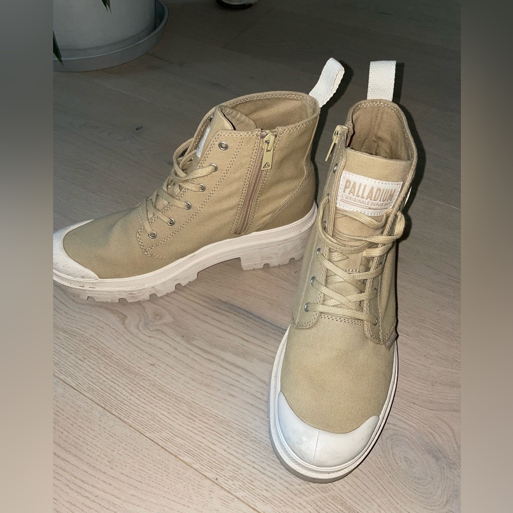 Palladium pallabase boot